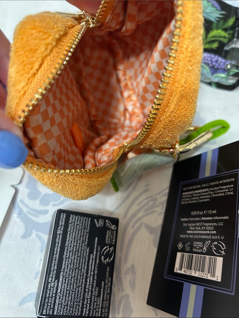 NEST Mini Travel Pouch with Dime & Innisfree Skincare Set - Picture 3 of 7